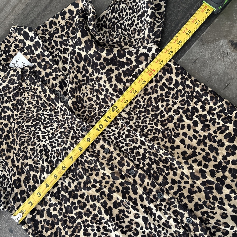 Rochelle Behrens The Shirt Blouse Womens M Button Front animal print viscose - Picture 6 of 7